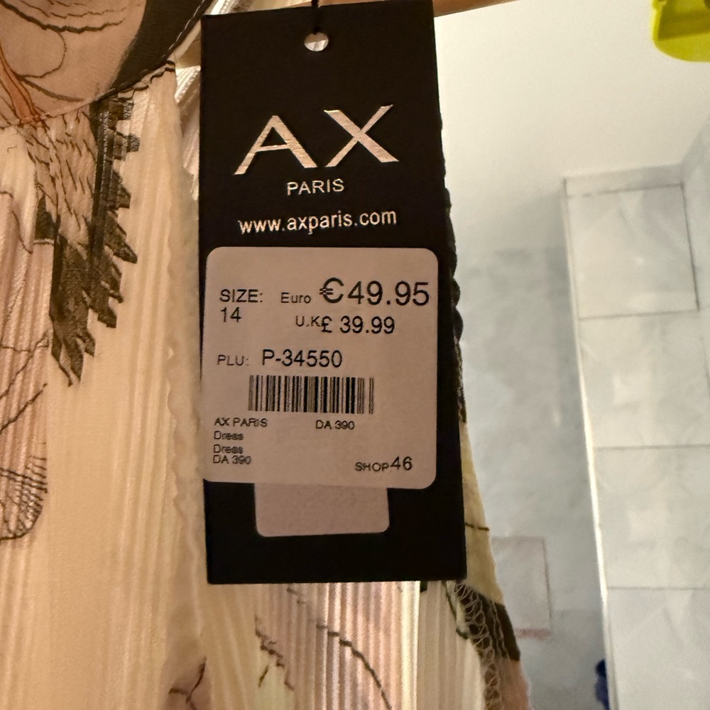 AX Paris Backless Dress - Green and Cream - Picture 3 of 3